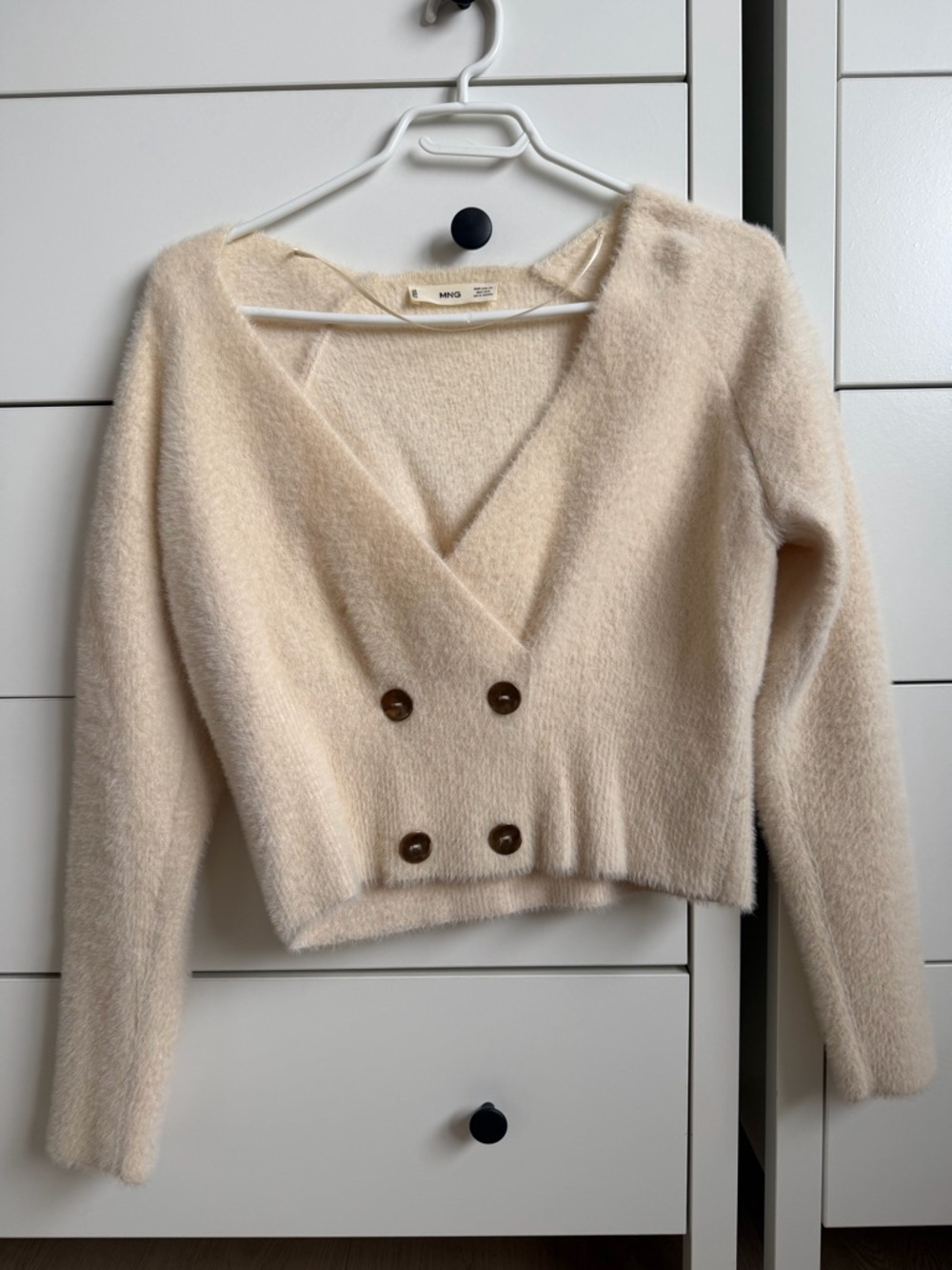 Mango Cream Fuzzy V-Neck Double-Breasted Sweater
